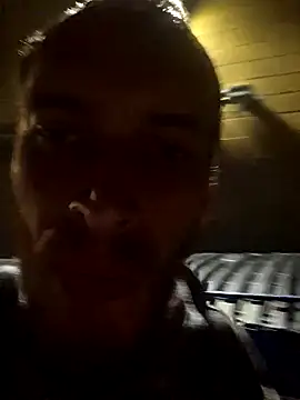 Snapshot of Leshok chatting on 4, 11, 2025 Leshok online show from 4, 11, 2025