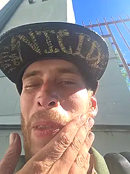 Snapshot of Leshok chatting on 10, 11, 2025 Leshok online show from 10, 11, 2025