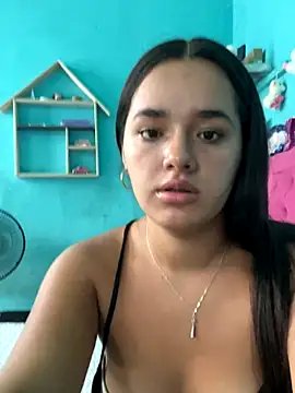 Snapshot of Luciaparker03 chatting on 4, 10, 2025 Luciaparker03 online show from 4, 10, 2025