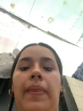 Snapshot of Luciaparker03 chatting on 21, 10, 2025 Luciaparker03 online show from 21, 10, 2025