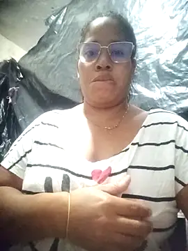 Snapshot of Big_ass_submissive chatting on 17, 12, 2025 Big ass submissive online show from 17, 12, 2025