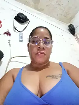 Big ass submissive online show from 1, 6, 2026