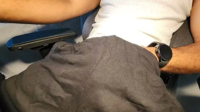 Snapshot of catt18 chatting on 13, 9, 2025 catt18 online show from 13, 9, 2025