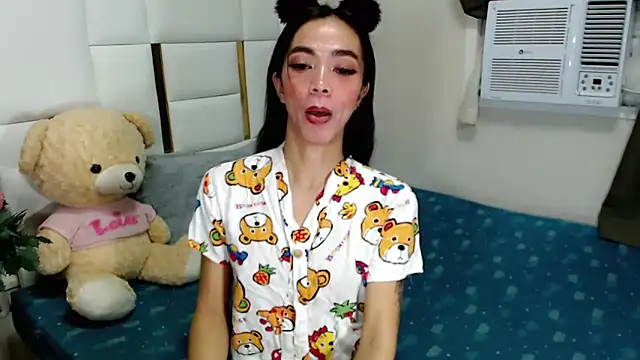 diamondnaked  online show from 13, 10, 2025