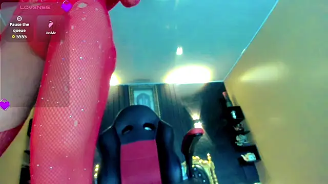 Natasha clifford online show from 10, 11, 2025