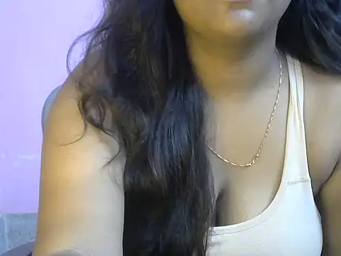 Queenxxx98 online show from 24, 5, 2026