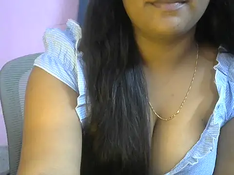 Queenxxx98 online show from 31, 5, 2026