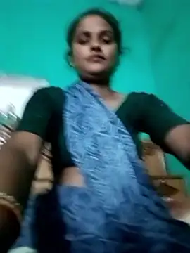 Snapshot of Sapna9685 chatting on 22, 10, 2025 Sapna9685 online show from 22, 10, 2025