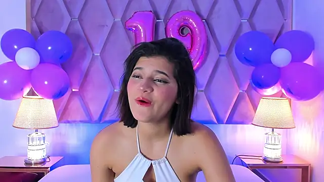 Snapshot of MaskedGirl_ chatting on 14, 9, 2025 MaskedGirl online show from 14, 9, 2025
