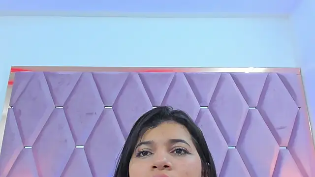 Snapshot of MaskedGirl_ chatting on 19, 10, 2025 MaskedGirl online show from 19, 10, 2025