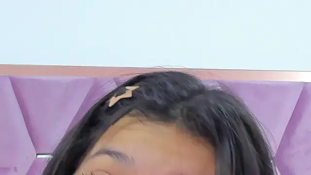 Snapshot of MaskedGirl_ chatting on 22, 10, 2025 MaskedGirl online show from 22, 10, 2025