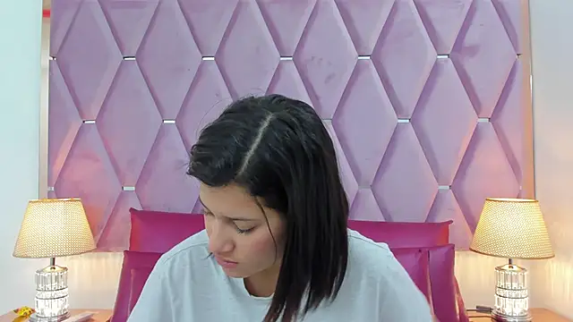 Snapshot of MaskedGirl_ chatting on 5, 12, 2025 MaskedGirl online show from 5, 12, 2025