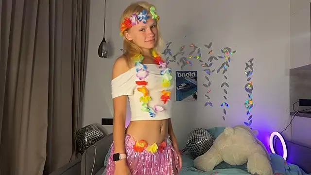 Snapshot of lxsundollyxl chatting on 4, 10, 2025 lxsundollyxl online show from 4, 10, 2025