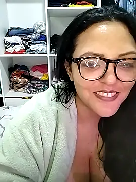 Snapshot of AuroraChest chatting on 10, 9, 2025 AuroraChest online show from 10, 9, 2025
