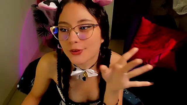 Snapshot of Krysten_Riter chatting on 15, 10, 2025 Krysten Riter online show from 15, 10, 2025