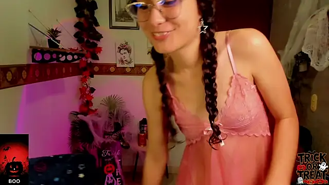 Snapshot of Krysten_Riter chatting on 17, 10, 2025 Krysten Riter online show from 17, 10, 2025