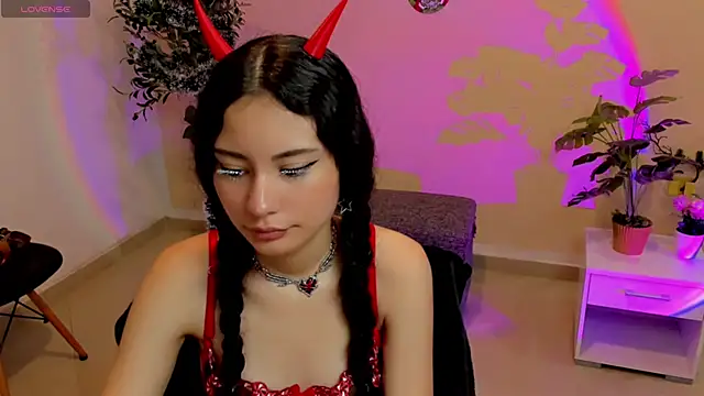 Snapshot of Krysten_Riter chatting on 20, 12, 2025 Krysten Riter online show from 20, 12, 2025