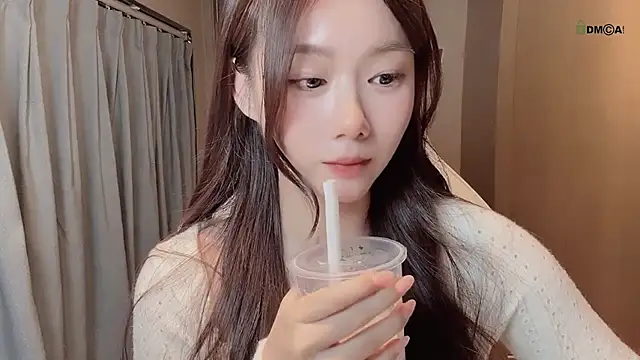 Snapshot of Makinghappymyself_ chatting on 25, 11, 2025 Makinghappymyself online show from 25, 11, 2025