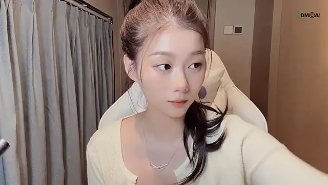 Snapshot of Makinghappymyself_ chatting on 26, 11, 2025 Makinghappymyself online show from 26, 11, 2025