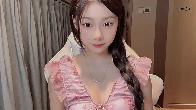 Snapshot of Makinghappymyself_ chatting on 18, 12, 2025 Makinghappymyself online show from 18, 12, 2025