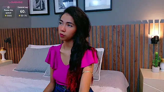 Snapshot of luna_roja25 chatting on 2, 10, 2025 luna roja25 online show from 2, 10, 2025