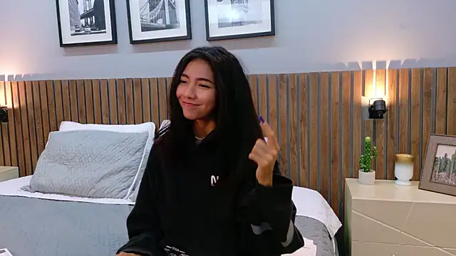 luna roja25 online show from 3, 2, 2026