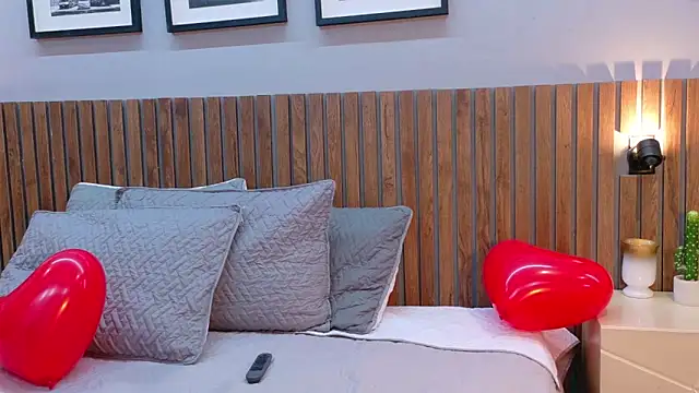 luna roja25 online show from 17, 2, 2026