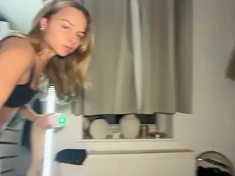 KayleeBella online show from 10, 11, 2025