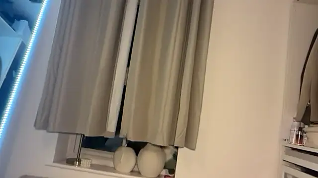 KayleeBella online show from 5, 12, 2025