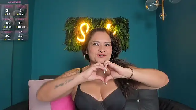 Snapshot of Nataliescott chatting on 14, 12, 2025 Nataliescott online show from 14, 12, 2025