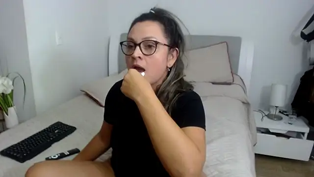 sophie lopez1 online show from 18, 12, 2025