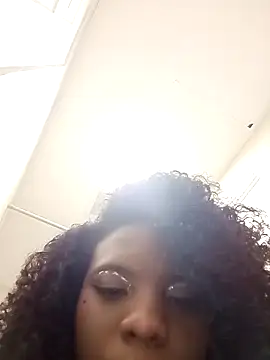 Snapshot of AmiraMorgan chatting on 6, 10, 2025 AmiraMorgan online show from 6, 10, 2025