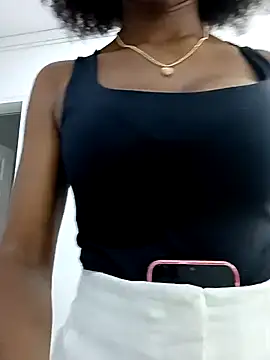 Snapshot of AmiraMorgan chatting on 7, 10, 2025 AmiraMorgan online show from 7, 10, 2025