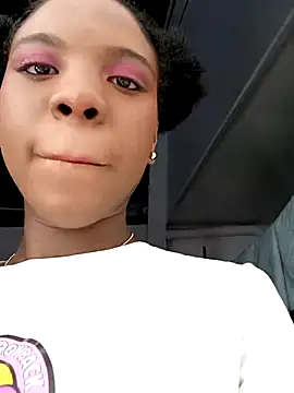 Snapshot of AmiraMorgan chatting on 22, 10, 2025 AmiraMorgan online show from 22, 10, 2025