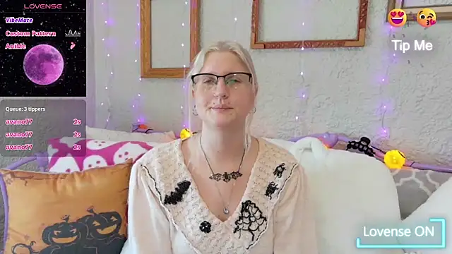 Snapshot of samanthamalichite chatting on 25, 9, 2025 samanthamalichite online show from 25, 9, 2025