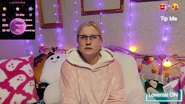 Snapshot of samanthamalichite chatting on 23, 10, 2025 samanthamalichite online show from 23, 10, 2025