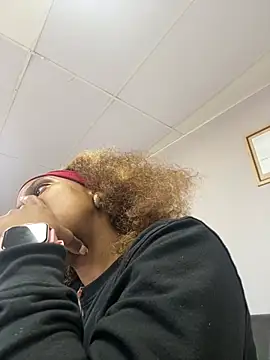 Snapshot of 031bubbles chatting on 10, 10, 2025 031bubbles online show from 10, 10, 2025