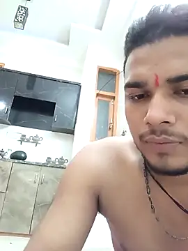 Snapshot of romantic_couple1 chatting on 30, 9, 2025 romantic couple1 online show from 30, 9, 2025