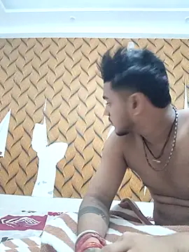 Snapshot of romantic_couple1 chatting on 3, 10, 2025 romantic couple1 online show from 3, 10, 2025