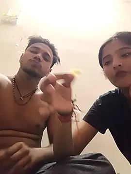 Snapshot of romantic_couple1 chatting on 19, 10, 2025 romantic couple1 online show from 19, 10, 2025