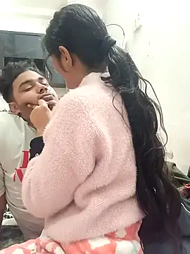 Snapshot of romantic_couple1 chatting on 19, 12, 2025 romantic couple1 online show from 19, 12, 2025