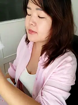 Snapshot of Innogin chatting on 15, 10, 2025 Innogin online show from 15, 10, 2025