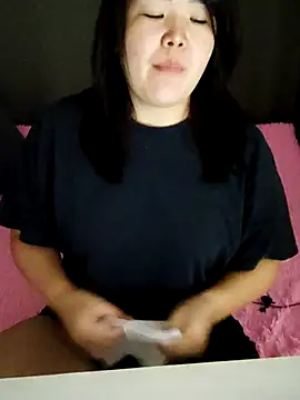 Snapshot of Innogin chatting on 8, 11, 2025 Innogin online show from 8, 11, 2025