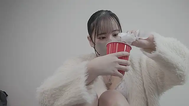 Snapshot of CocoaMilk18 chatting on 4, 12, 2025 CocoaMilk18 online show from 4, 12, 2025