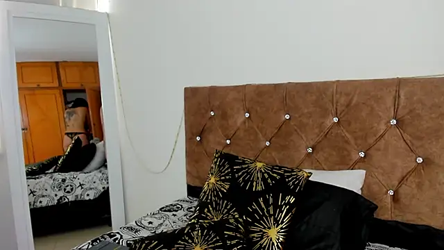 camila collins7 online show from 8, 11, 2025