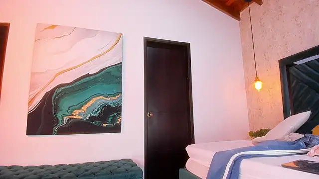 Sofi Moreno online show from 6, 4, 2026