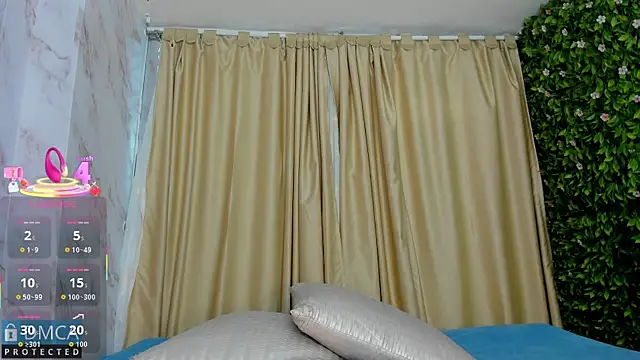 Kiara Zahiri   online show from 25, 9, 2025