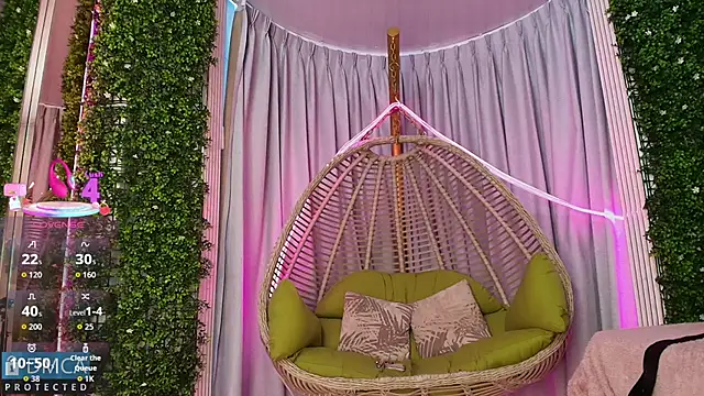 Kiara Zahiri   online show from 2, 10, 2025