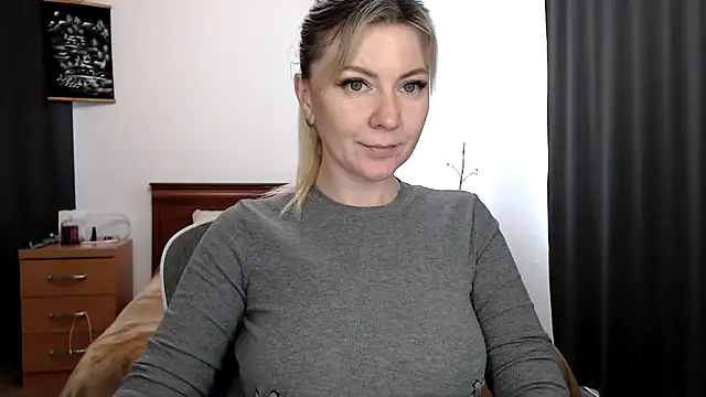 Snapshot of ParadiseAlina chatting on 11, 5, 2026 ParadiseAlina online show from 11, 5, 2026