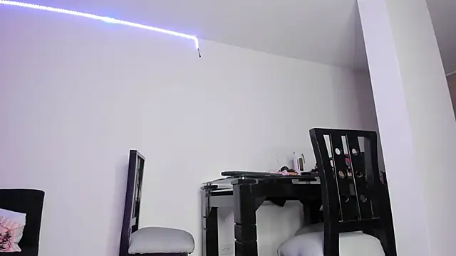 Snapshot of Cloekatz_ chatting on 23, 12, 2025 Cloekatz online show from 23, 12, 2025